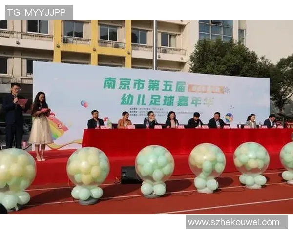 快乐踢球歌小学生足球儿歌让我们一起欢笑奔跑追逐梦想