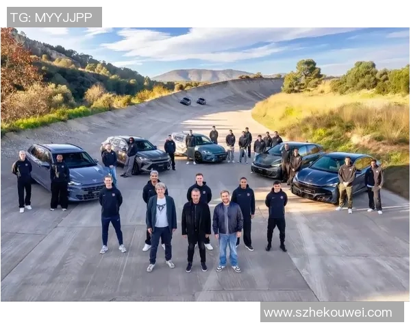 足球与汽车的完美结合推荐适合球迷的运动轿车与SUV选择